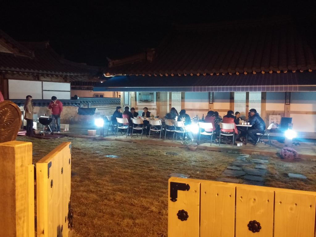 Jiwoo Dang Hotel Jeonju Exterior photo