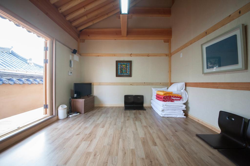Jiwoo Dang Hotel Jeonju Exterior photo